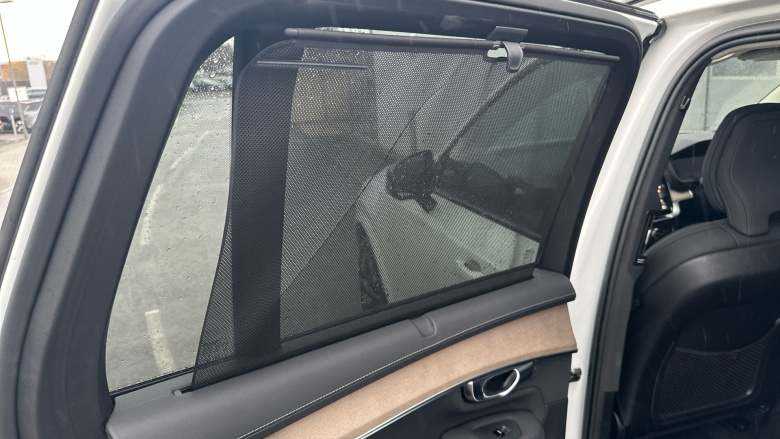 Volvo XC90 2.0 T8 PHEV Plus Dark 5dr AWD Geartronic Estate